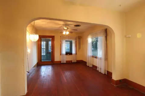 Living - 734 Douglass St, Red Bluff, CA 96080 photo 3 of 6