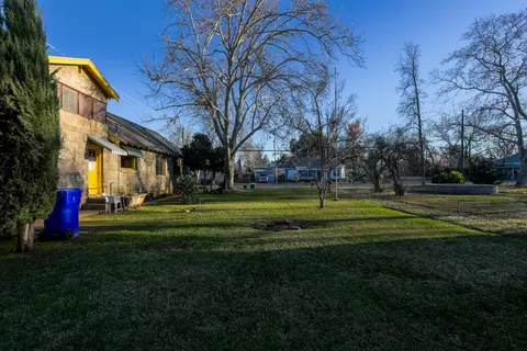 Exterior - 734 Douglass St, Red Bluff, CA 96080 photo 7 of 12