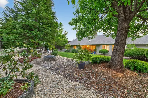 Exterior - 11456 Wales Dr, Redding, CA 96003 photo 11 of 12