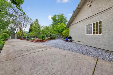 Exterior - 11456 Wales Dr, Redding, CA 96003 photo 2 of 12