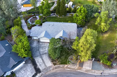 View/Area - 11456 Wales Dr, Redding, CA 96003 photo 2 of 3