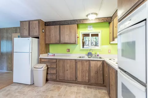 Kitchen - 30481 Rl Smith Logging Rd, Oak Run, CA 96069 photo 2 of 2