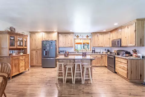 Kitchen - 30481 Rl Smith Logging Rd, Oak Run, CA 96069 photo 1 of 2