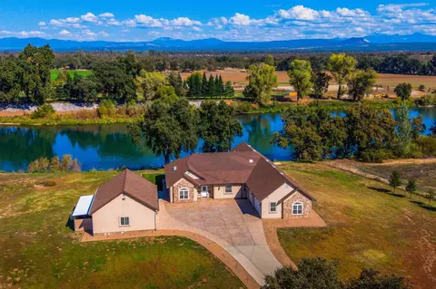 22894 Blue Jay Ln, Anderson, CA 96007