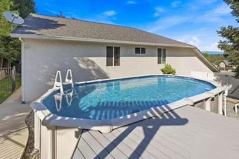 Exterior - 1030 Tulare Ct, Redding, CA 96003 photo 12 of 13