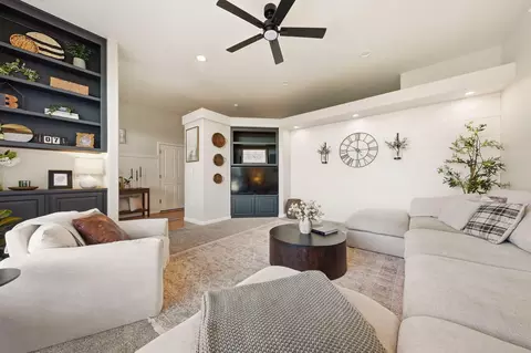 Living - 1030 Tulare Ct, Redding, CA 96003 photo 3 of 3