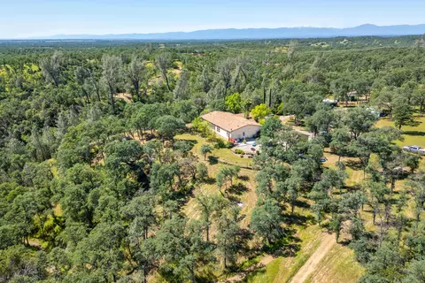 21100 Doe Run Way, Red Bluff, CA 96080 photo 4