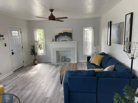 Living - 135 Treasure Dr, Red Bluff, CA 96080 photo 3 of 5