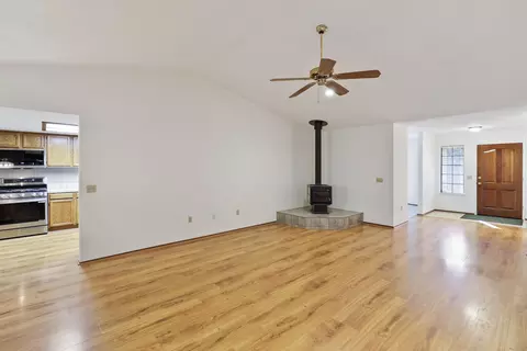 Living - 1773 Soda Springs Cir, Redding, CA 96002 photo 5 of 5
