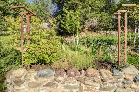 Exterior - 1773 Soda Springs Cir, Redding, CA 96002 photo 9 of 13