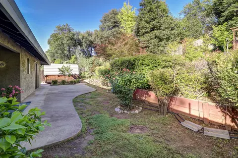 Exterior - 1773 Soda Springs Cir, Redding, CA 96002 photo 11 of 13