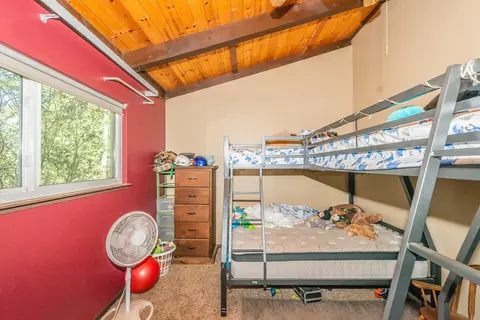 Bedroom - 29837 Westmoore Rd, Shingletown, CA 96088 photo 3 of 4