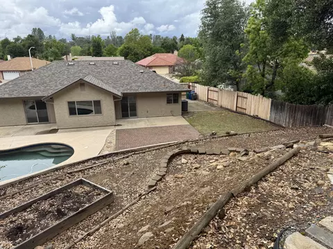 Exterior - 1785 Soda Springs Cir, Redding, CA 96002 photo 14 of 25