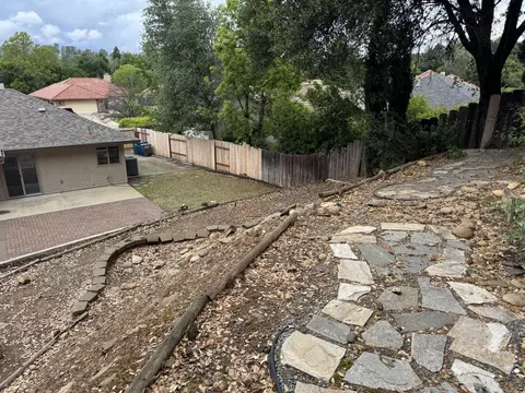 Exterior - 1785 Soda Springs Cir, Redding, CA 96002 photo 19 of 25