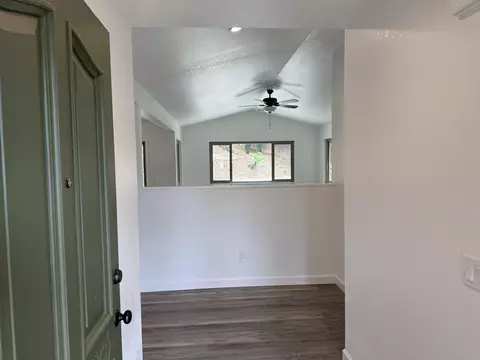 Entry Way - 1785 Soda Springs Cir, Redding, CA 96002 photo 2 of 3