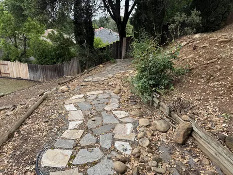 Exterior - 1785 Soda Springs Cir, Redding, CA 96002 photo 18 of 25
