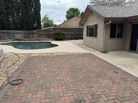 Exterior - 1785 Soda Springs Cir, Redding, CA 96002 photo 11 of 25