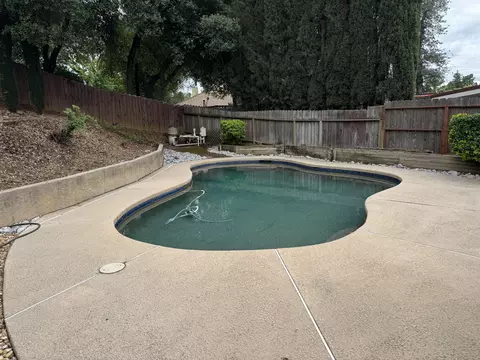 Exterior - 1785 Soda Springs Cir, Redding, CA 96002 photo 6 of 25