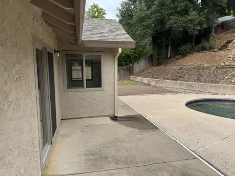 Exterior - 1785 Soda Springs Cir, Redding, CA 96002 photo 22 of 25