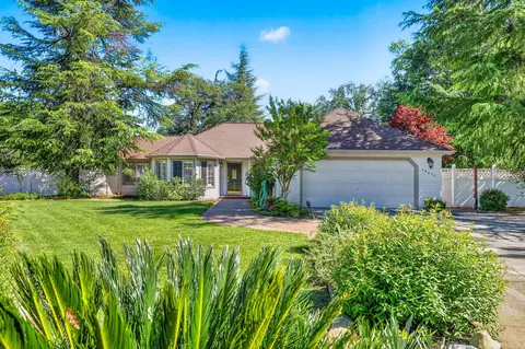 19679 Midland Dr, Redding, CA 96003