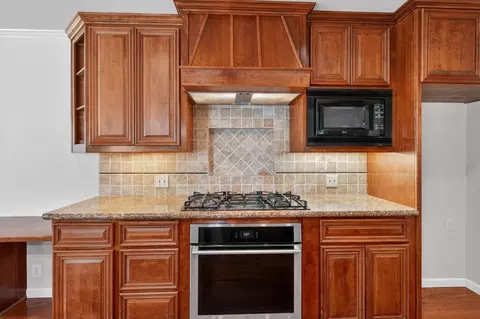 Kitchen - 19679 Midland Dr, Redding, CA 96003 photo 2 of 2
