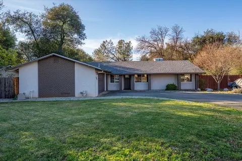 4302 Paulson Ln, Redding, CA 96002
