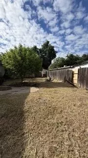 Exterior - 1150 Bond St, Redding, CA 96002 photo 3 of 4