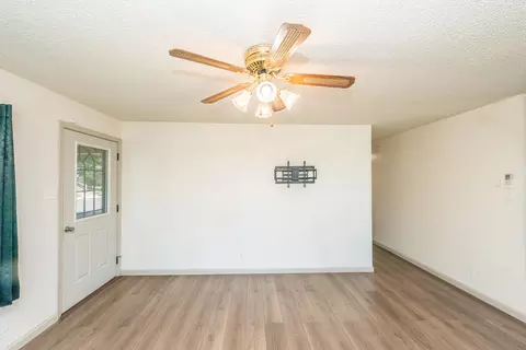 Living - 293 First Ave, Lewiston, CA 96052 photo 4 of 11