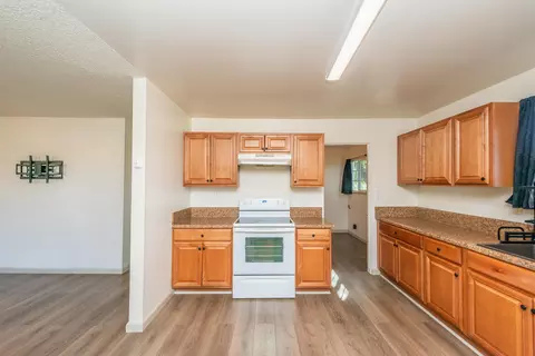 Kitchen - 293 First Ave, Lewiston, CA 96052 photo 4 of 4