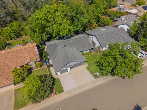 View/Area - 2230 Wicklow St, Redding, CA 96001 photo 1 of 6