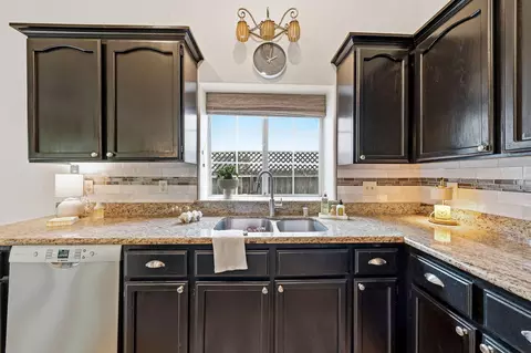 Kitchen - 2230 Wicklow St, Redding, CA 96001 photo 3 of 4