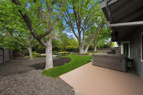 Exterior - 2230 Wicklow St, Redding, CA 96001 photo 13 of 13