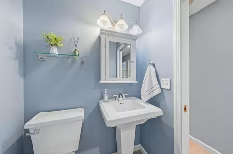 Bath - 2230 Wicklow St, Redding, CA 96001 photo 4 of 4