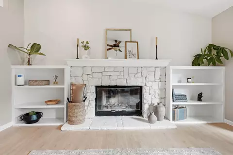 Living - 2230 Wicklow St, Redding, CA 96001 photo 3 of 4