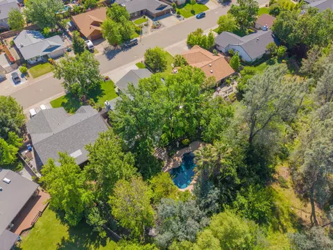 View/Area - 2230 Wicklow St, Redding, CA 96001 photo 3 of 6
