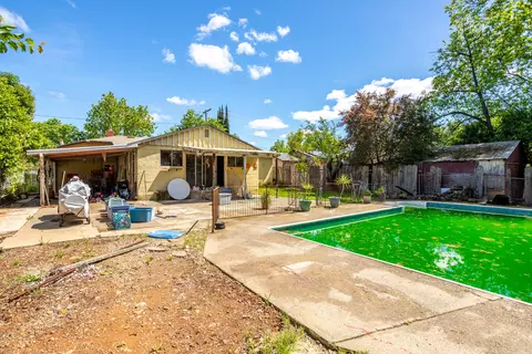Exterior - 2914 Yana Ave, Redding, CA 96002 photo 4 of 8