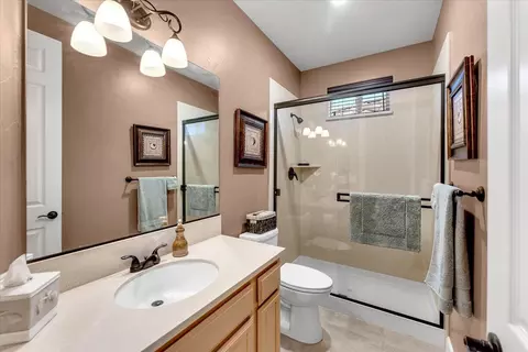 Bath - 6126 Lucca Trl, Redding, CA 96003 photo 4 of 4