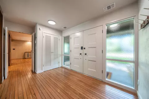 Entry Way - 865 Hallmark Dr, Redding, CA 96001 photo 2 of 2
