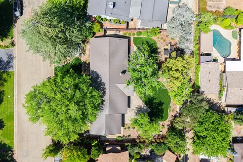 View/Area - 865 Hallmark Dr, Redding, CA 96001 photo 4 of 4
