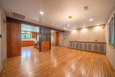 Living - 865 Hallmark Dr, Redding, CA 96001 photo 8 of 10