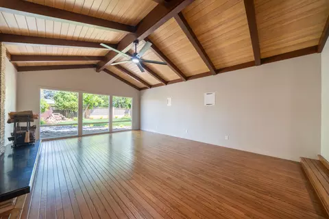 Living - 865 Hallmark Dr, Redding, CA 96001 photo 2 of 10