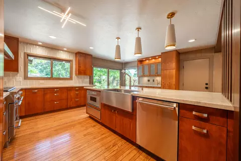 Kitchen - 865 Hallmark Dr, Redding, CA 96001 photo 7 of 9