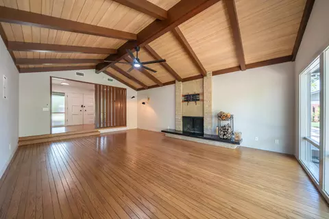 Living - 865 Hallmark Dr, Redding, CA 96001 photo 4 of 10
