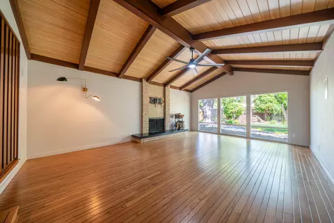 Living - 865 Hallmark Dr, Redding, CA 96001 photo 3 of 10