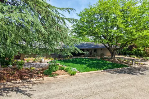 Exterior - 865 Hallmark Dr, Redding, CA 96001 photo 32 of 32