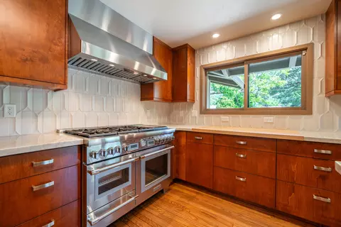 Kitchen - 865 Hallmark Dr, Redding, CA 96001 photo 6 of 9