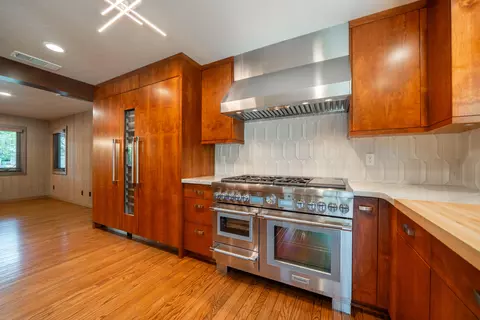 Kitchen - 865 Hallmark Dr, Redding, CA 96001 photo 4 of 9
