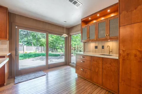 Kitchen - 865 Hallmark Dr, Redding, CA 96001 photo 3 of 9