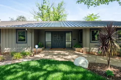 Exterior - 865 Hallmark Dr, Redding, CA 96001 photo 5 of 32