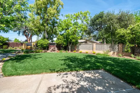 Exterior - 865 Hallmark Dr, Redding, CA 96001 photo 17 of 32